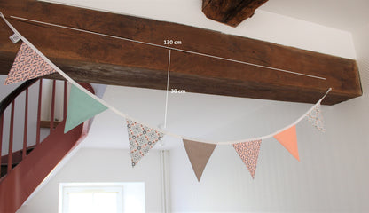 Garland of 7 triangle or half-circle pennants